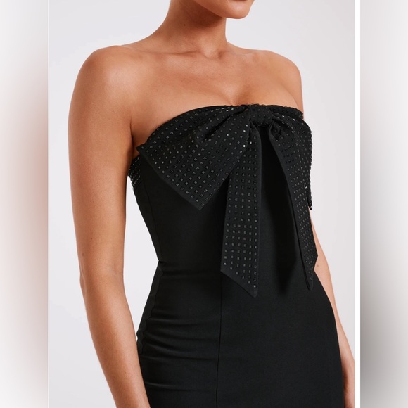 CUTEST MESHKI DRESS FOR SALE 🖤🖤originally bought for $180 selling for $150!! - Picture 5 of 6